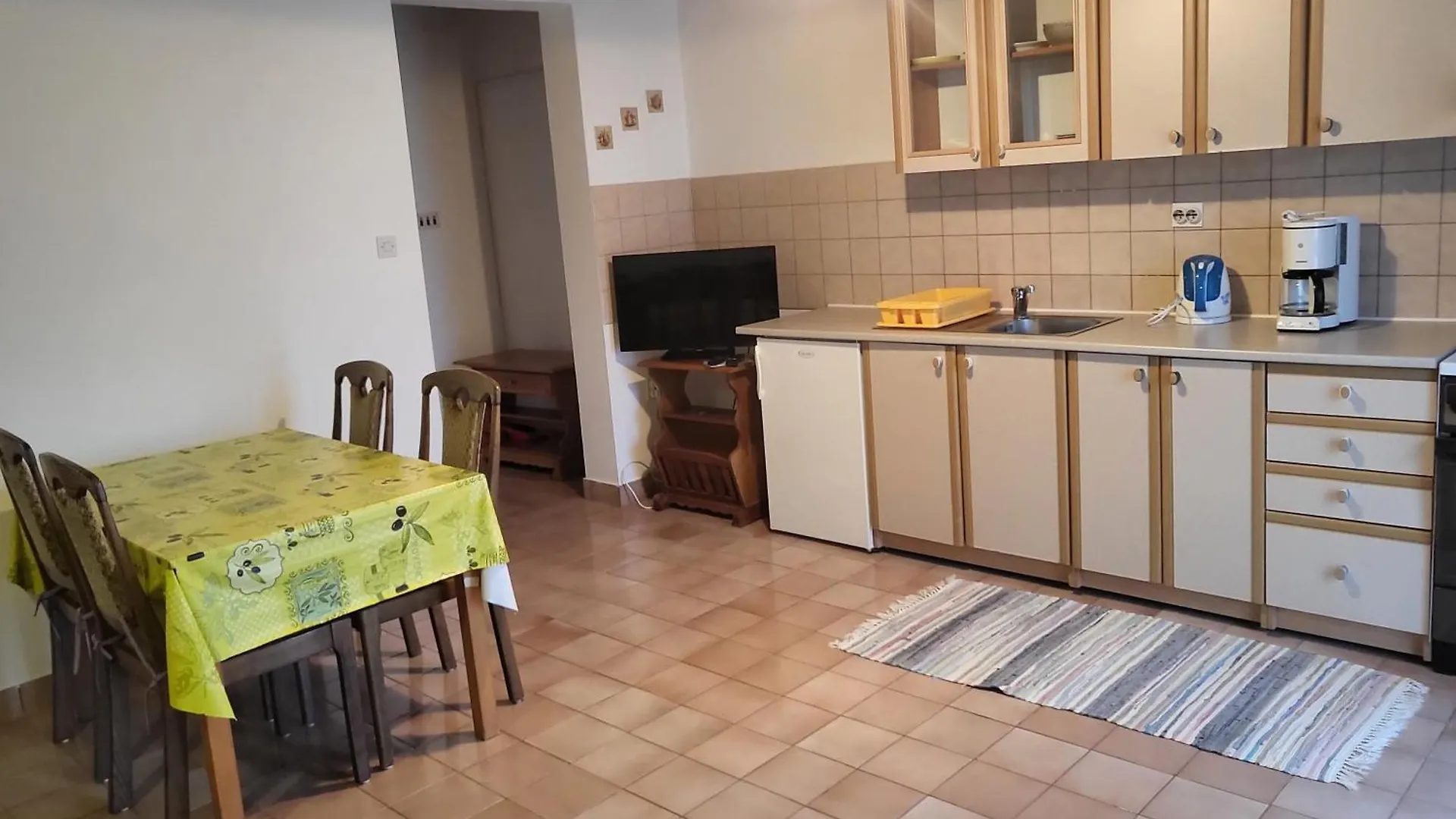 Wohnung Fuer 2-4 Personen Im Og Razanac 0*,